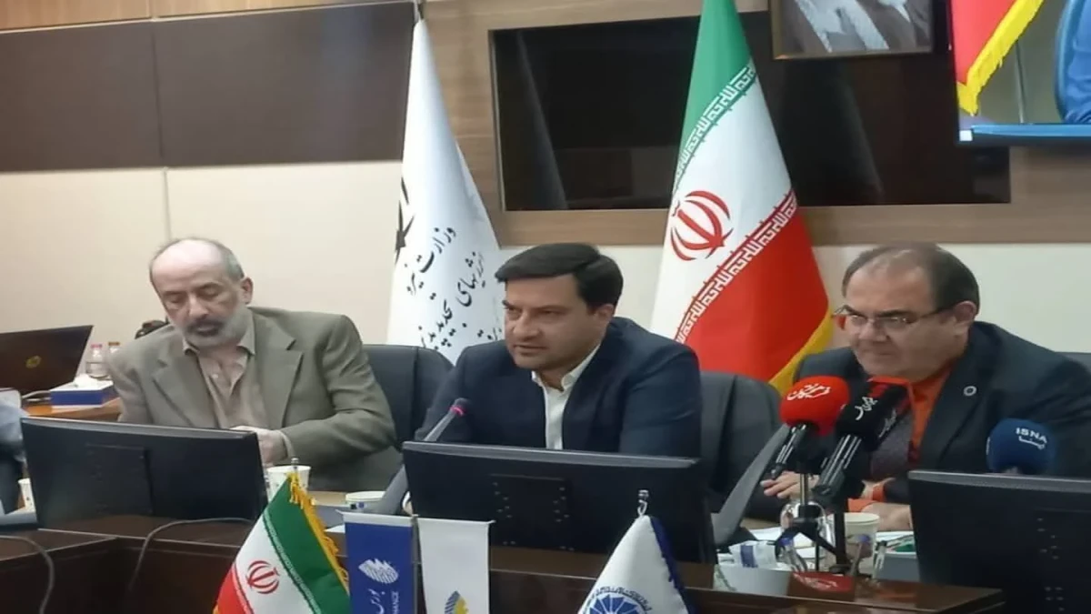 مراسم معارفه صندوق سرمایه گذاری پروژه برق خورشیدی (نور) برگزار شد