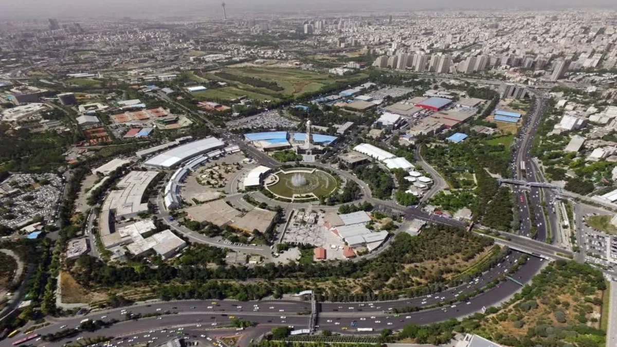«نمایشگاه عامل ترافیک مزمن شمال تهران نیست»