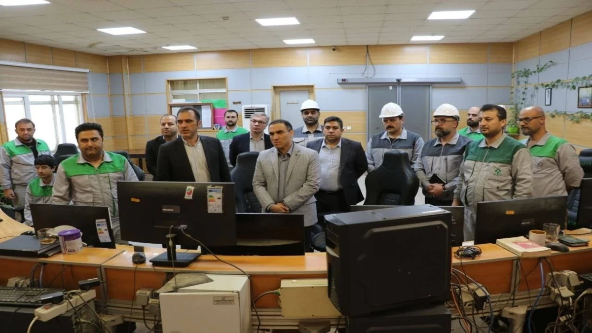 تأکید بر پایداری تولید و توسعه بازار در بازدید معاون شستا از سیمان خزر