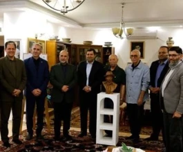 جدیدترین تندیس از علی نصیریان بازیگر سینما، تئاتر، تلویزیون رونمایی شد